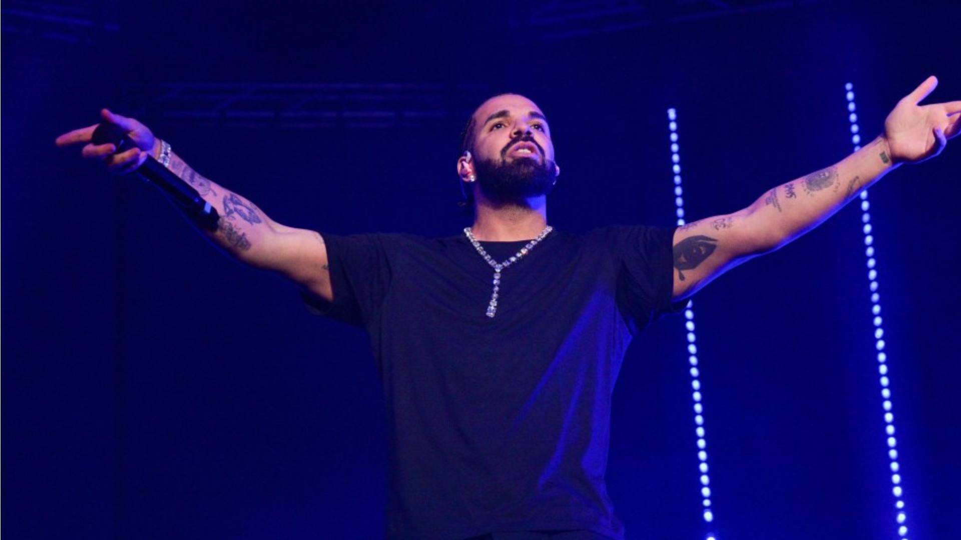El viral gesto de Drake al conocer que uno de sus fans se había gastado sus ahorros para ir a su concierto