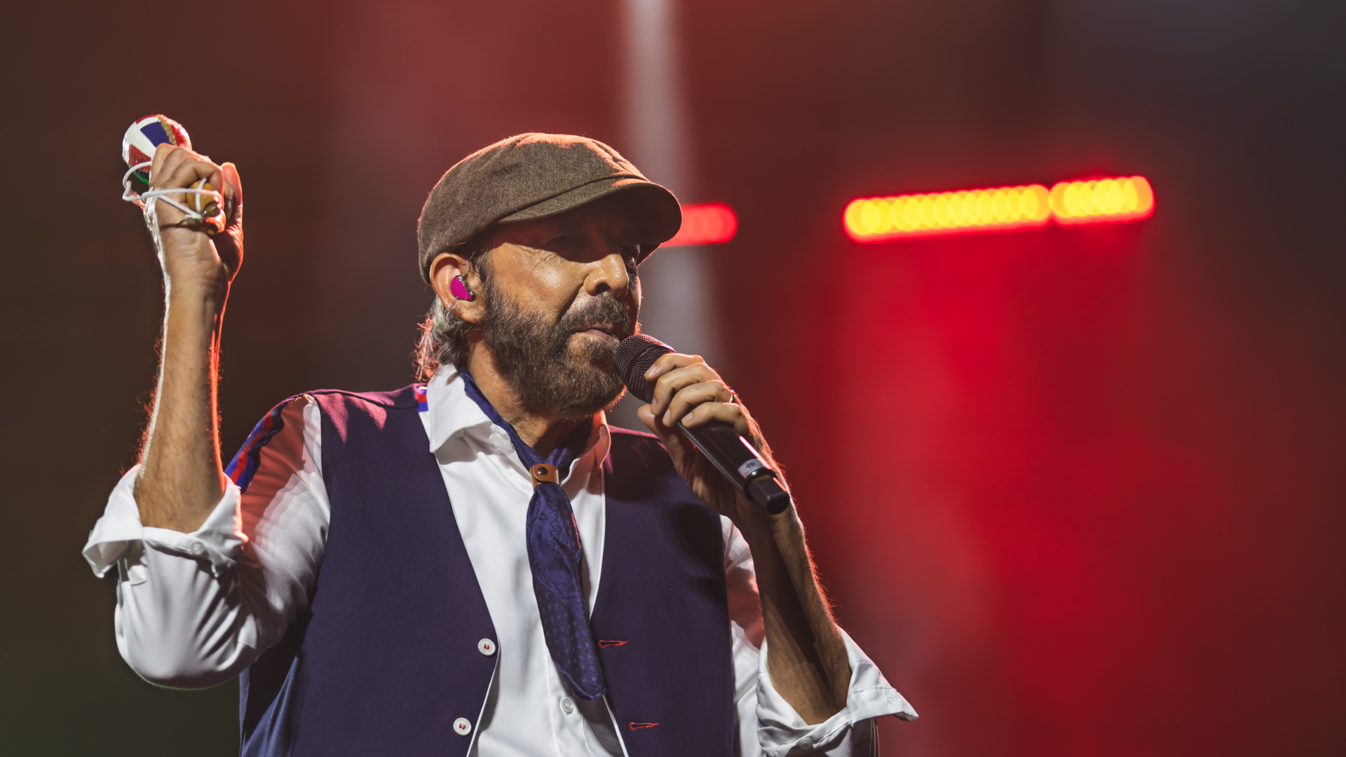Juan Luis Guerra y Manny Cruz unen dos generaciones del merengue en ‘Nieve en verano’